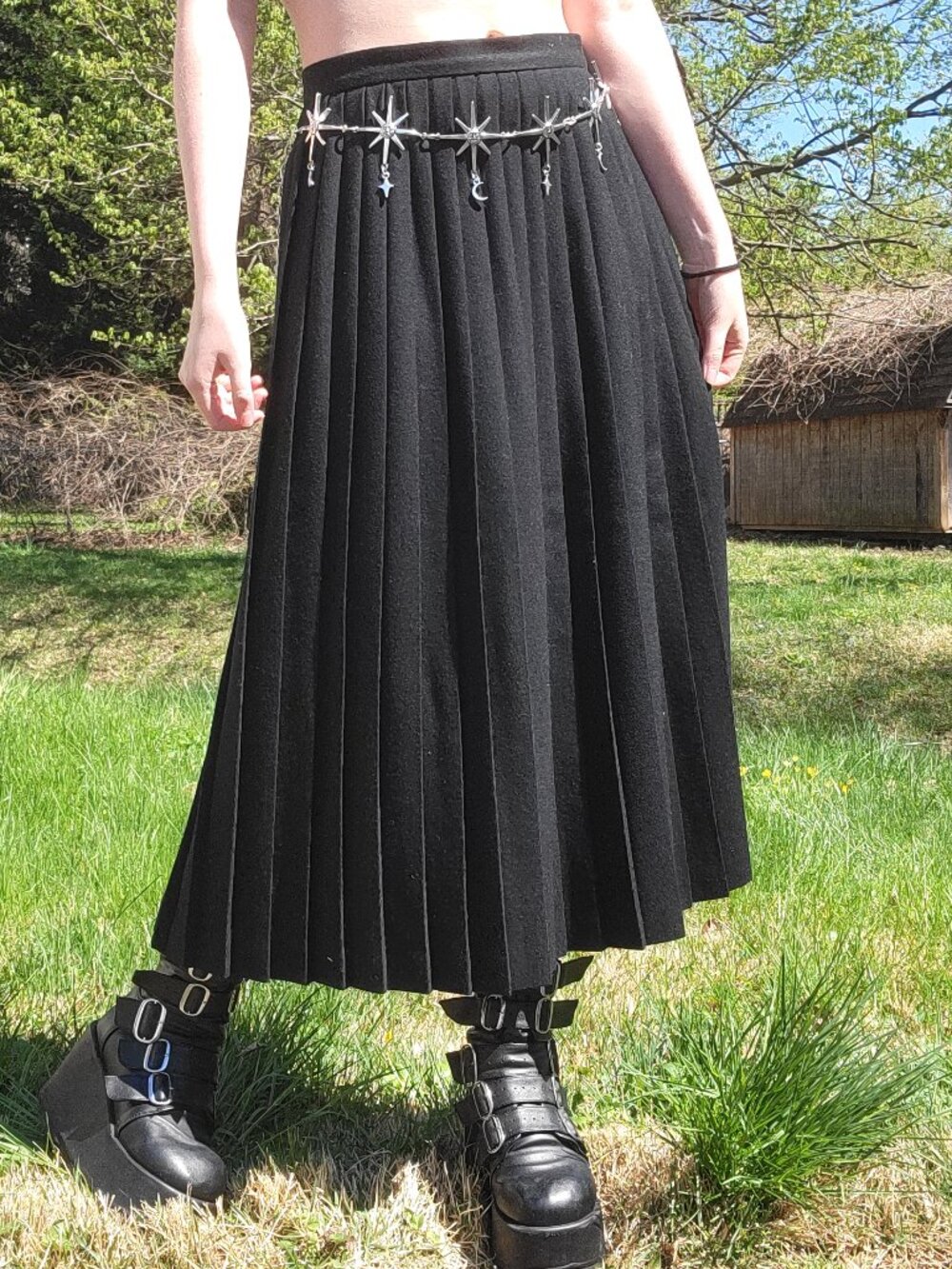 ✩₊˚.⋆ Lloyd Williams vintage pleated black wool midi skirt ☾⋆⁺₊⊹✧